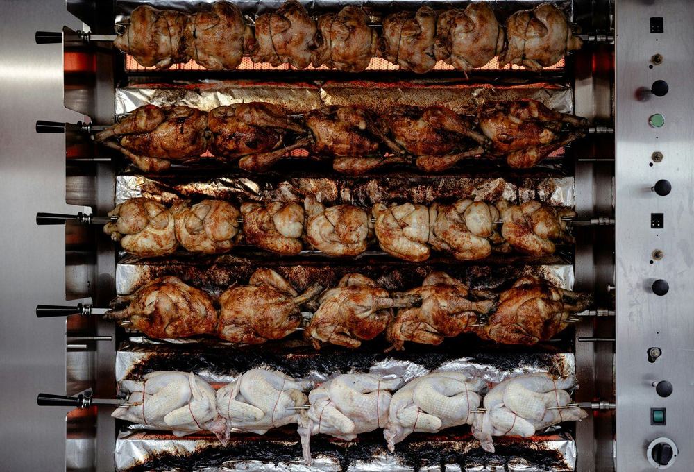 Rôtisseur — poulets rôtis à la broche